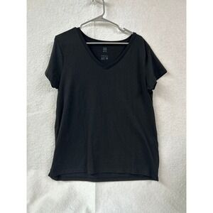 District RE-TEE Black V-Neck T-Shirt Women's‎ Size Large 100% Recycled Fabric